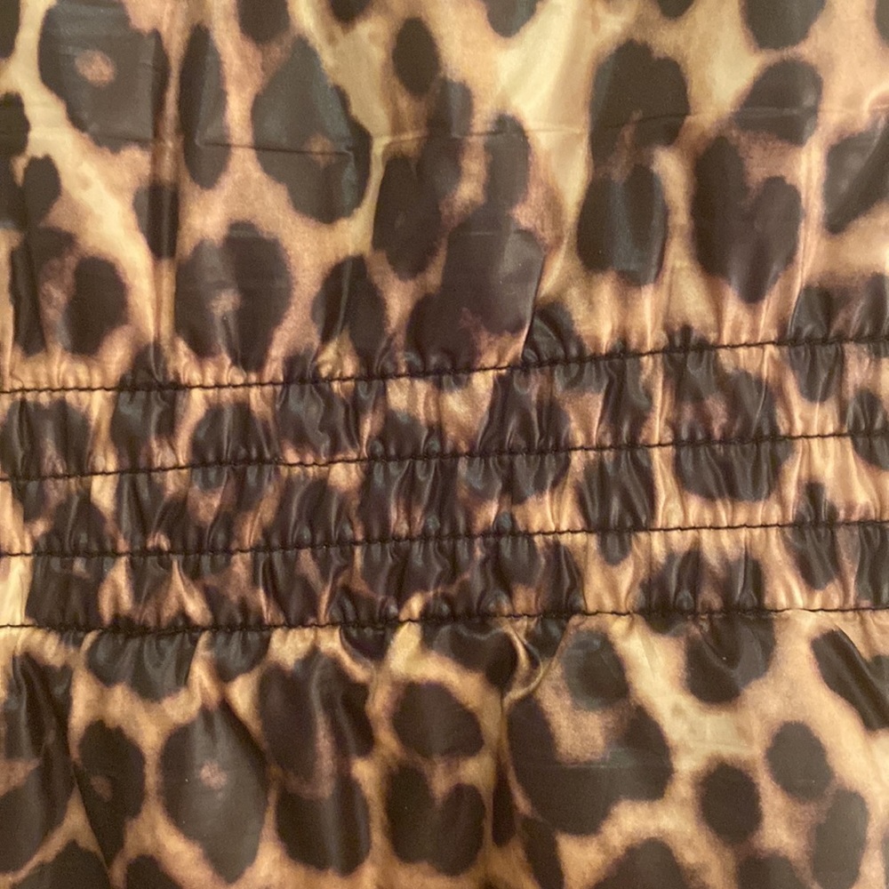 Chicos Leopard Vest w/ front pockets and zipper. Back elastic fur fit. Adorable - Picture 7 of 7